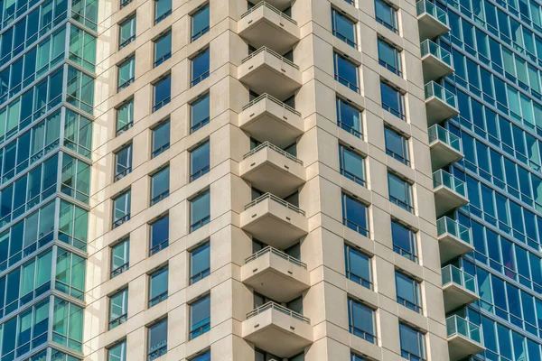 Exterior Del Edificio Apartamentos Austin Texas Con Balcones Esquina Moderno — Foto de Stock