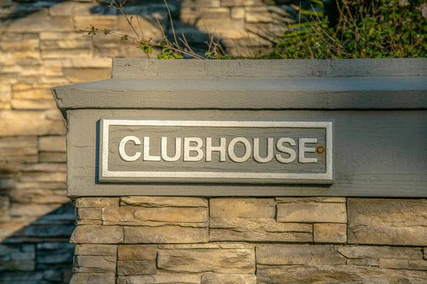 Jolla Californie Étiquette Clubhouse Sur Mur Extérieur Avec Des Pierres — Photo