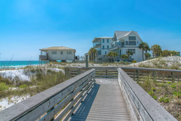 Pohled Plážové Domy Dřevěné Promenády Pláži Destin Florida Poblíž Stezky — Stock fotografie