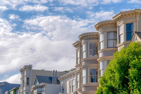 Zicht Een Bovendeel Buitenkant Van Herenhuizen San Francisco Californië Verschillende — Stockfoto