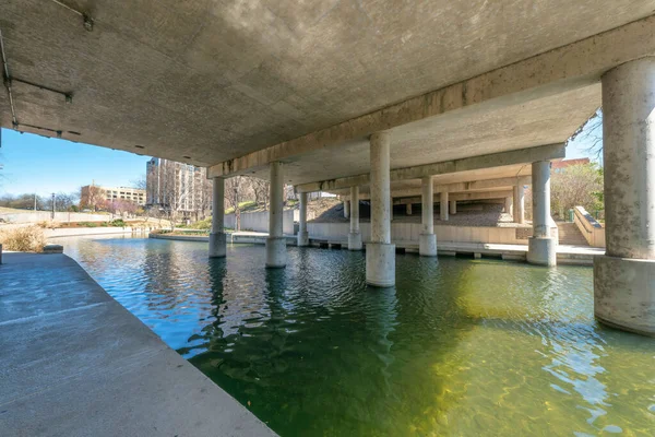 Pasarela Bajo Puente Hormigón San Antonio Texas Paseo Cerca Del — Foto de Stock