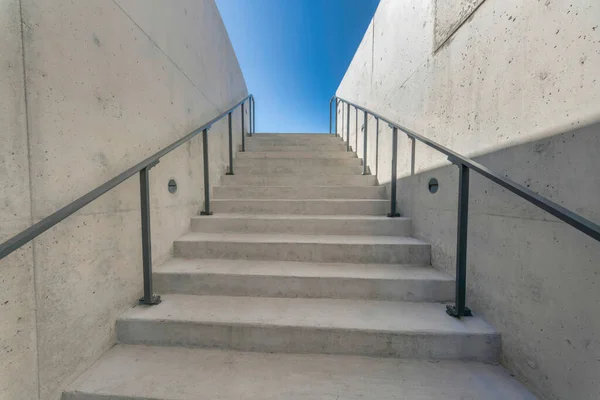 Austin Texas Escadas Concreto Com Corrimãos Montadas Chão Escadaria Entre — Fotografia de Stock