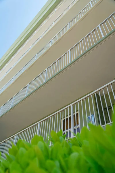 Exterior Edifício Residencial Com Corredores Cada Andar Destin Florida Fachada — Fotografia de Stock