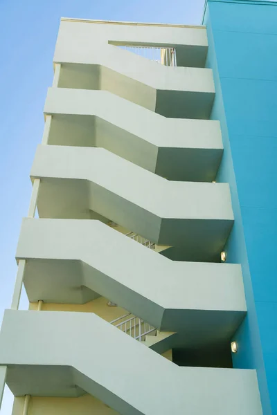 Destin Florida Daki Bir Binanın Merdivenleri Dışarıdan Görülüyor Her Katta — Stok fotoğraf