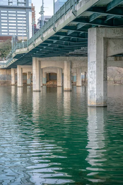 Мостом River Walk Сан Антонио Штат Техас Вид Воду Мостом — стоковое фото