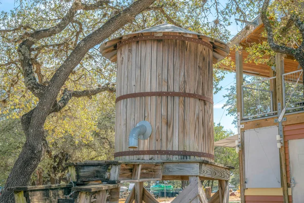 Houtwatertank Bij Lake Austin Austin Texas Houten Watertank Bij Bomen — Stockfoto