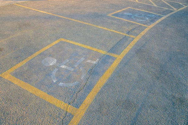 Гора Кэмелбэк Феникс Арисона Знак Парковки Инвалидов Бетонном Тротуаре Автостоянка — стоковое фото