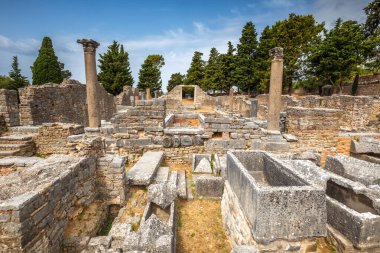 Split kasabası, Hırvatistan ve Avrupa yakınlarındaki Solin 'deki Roma yerleşim binalarının arkeolojik kalıntıları.
