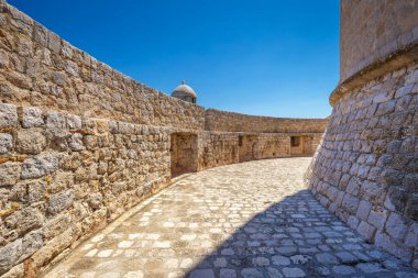 Hırvatistan, Avrupa 'daki Dubrovnik kentinin duvarlarında Minceta Kulesi