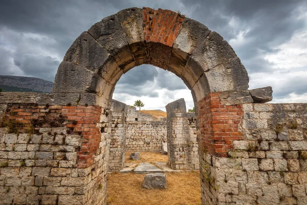 Archeologische Ruïnes Van Romeinse Nederzettingen Solin Buurt Van Split Kroatië — Stockfoto