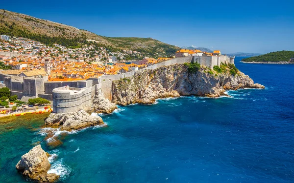 Dubrovnik Óvárosa Városfalakkal Adriai Tenger Déli Részén Horvátország Európa — Stock Fotó