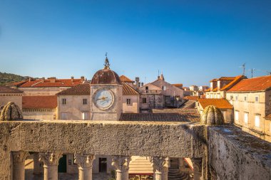 Trogir kenti, Hırvatistan ve Avrupa 'nın tarihi merkezindeki şehir kütüğü.