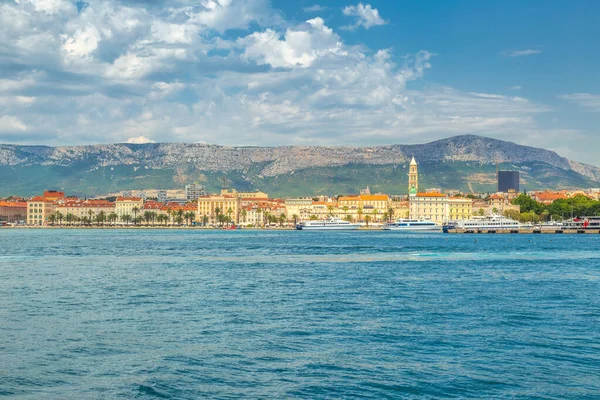 Widok Morza Historyczne Centrum Splitu Górami Tle Chorwacja Europa — Zdjęcie stockowe