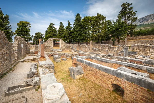 Ruínas Arqueológicas Edifícios Romanos Assentamento Solin Perto Cidade Split Croácia — Fotografia de Stock