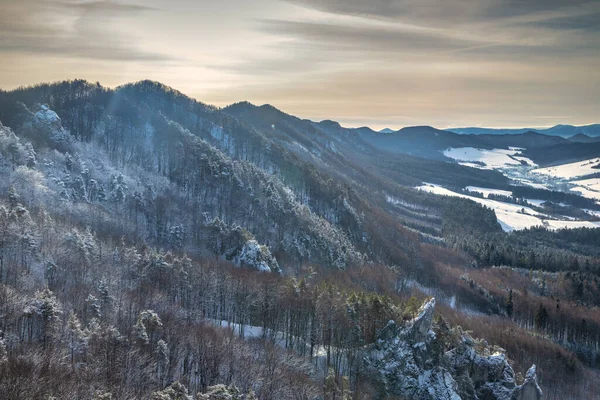 Paesaggio Invernale Innevato Con Catena Montuosa Riserva Naturale Nazionale Sulov — Foto Stock