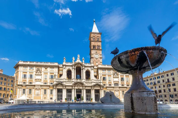 Önünde Bir Çeşme Bulunan Saint Mary Bazilikası Roma Talya Avrupa — Stok fotoğraf