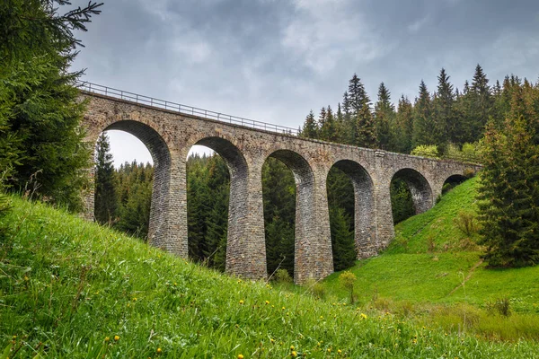 位于斯洛伐克中部Telgart镇附近的Chmaros高架桥是一座石桥 — 图库照片