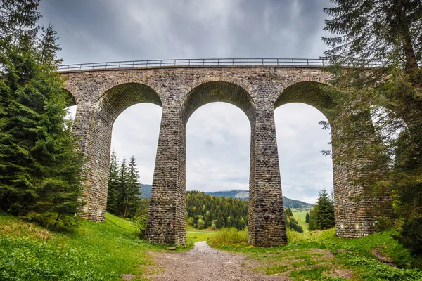 位于斯洛伐克中部Telgart镇附近的Chmaros高架桥是一座石桥 — 图库照片