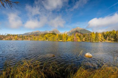 Strbske Buzulu, Yüksek Tatras Ulusal Parkı 'ndaki dağ gölü, Slovakya, Avrupa.