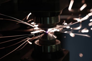 Metal endüstriyel plazma kesimi ve cnc yakın çekim