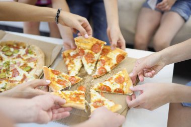 Lezzetli yuvarlak hamur yemeği