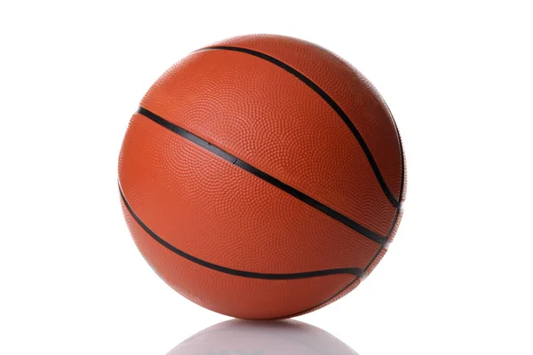 Kosárlabda fehér fényvisszaverő háttérrel. A hús kiválasztása a játékhoz — Stock Fotó