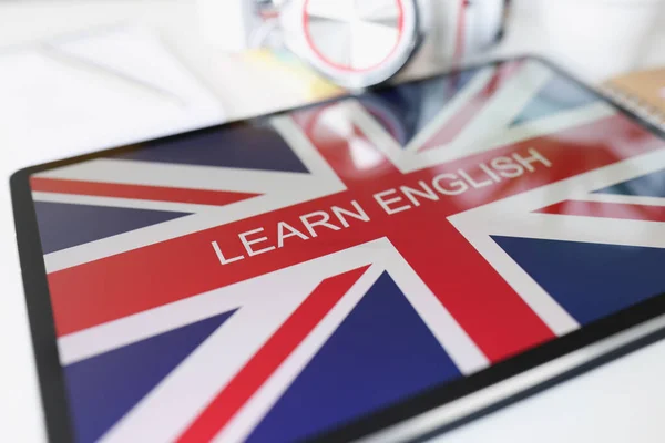 Screen tablet pokazuje naukę języka angielskiego w programie online — Zdjęcie stockowe