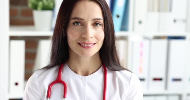 Portrait of smiling female doctor in clinic 4k movie slow motion — Stock Video