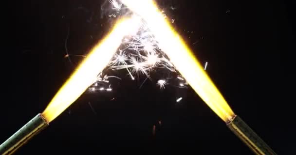 Fuochi d'artificio esplodono in diwali film al rallentatore 4k — Video Stock