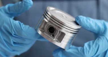 Otomatik mekanik kapatma işleminde yeni motor pistonu