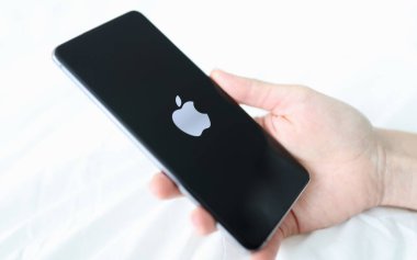 Yeni iPhone 13 profosyonel yakın çekim