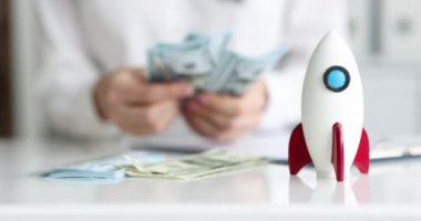 Hızlı iş başlangıcı ve finansal gelir yakın plan