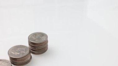 Artan madeni para yığınları ve kârlı mali yatırım