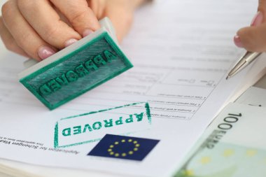 Schengen vizesi için başvuru formu mührü onaylandı