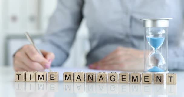 Business person makes time management and plans business development — Vídeo de Stock