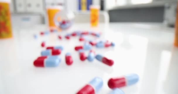 Läkemedelsutveckling av tabletter samt formulering och teknikutveckling — Stockvideo