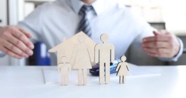 Aile koruma ve aile sigortası. Mülk güvenliği ve aile sermayesi kavramı