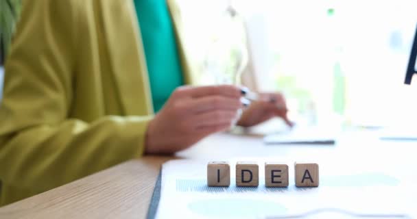 Text Idea Cubes Businessman Holding Light Bulb Quick Startup Startup — Stock Video