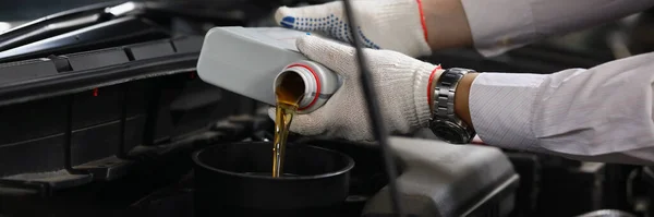Close Refueling Pouring Oil Quality Engine Motor Car Mechanic Maintenance — Stock Photo, Image