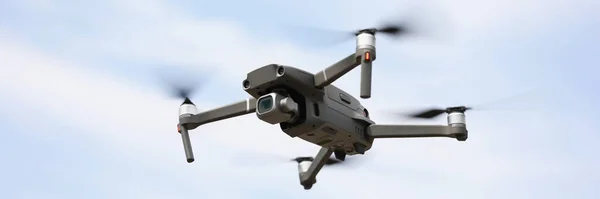 Gros Plan Dispositif Moderne Drone Avec Télécommande Voler Filmer Dans — Photo