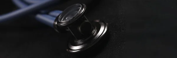 Head Medical Stethoscope Lying Black Background Closeup Health Care Concept — Stock Photo, Image