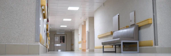 Empty Long White Hospital Corridor Modern Interior Sterile Resuscitation Floor — Stock Photo, Image