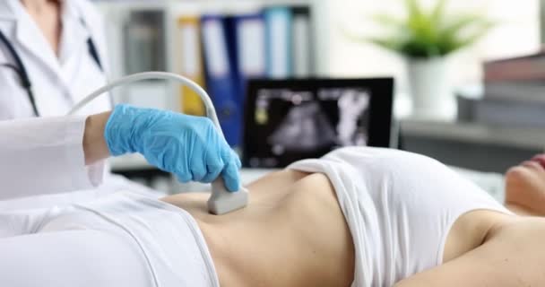 Kadın Ultrasonda Bağırsak Rahim Teşhisi Kondu Abdominal Organ Ultrasonu — Stok video