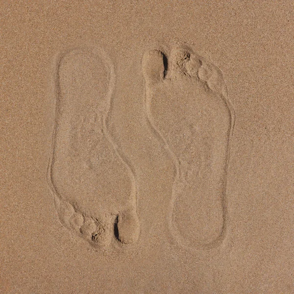 Верхній Вигляд Людини Гола Нога Самотній Слід Людини Мокрому Піску — стокове фото