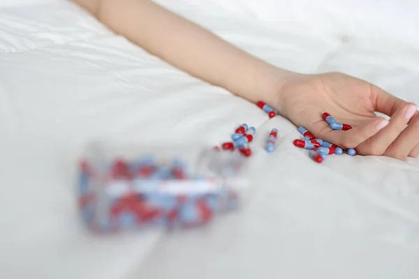 Woman Hand Overdose Medical Pills Bed Medical Consequences Abuse Sleeping — Stock Photo, Image