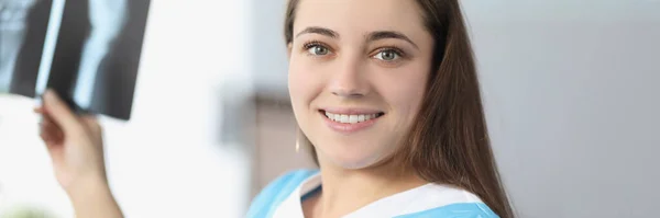 Portrait Medical Worker Hold Analyzing Patient Hand Xray Nurse Uniform — Stock Photo, Image