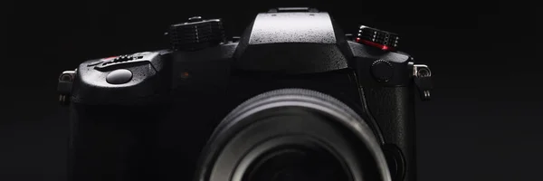Zbliżenie Nowoczesnego Modelu Fotokamery Dobra Jakość Zdjęć Urządzenie Zdjęć Technologia — Zdjęcie stockowe