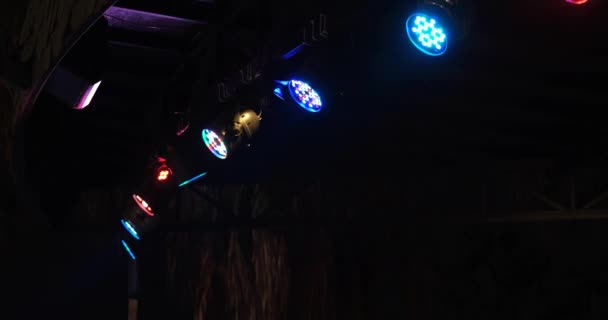 Color Spotlights Straw Stage Beach Party Close Equipment Disco Illumination — Αρχείο Βίντεο