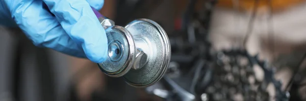 Close Person Mechanic Checkup Motorbike Vehicle Stethoscope Tool Pit Stop — Fotografia de Stock