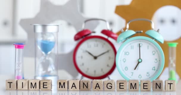 Business Time Management Alarm Clock Hourglass Overtime Deadline Concept — Vídeo de stock